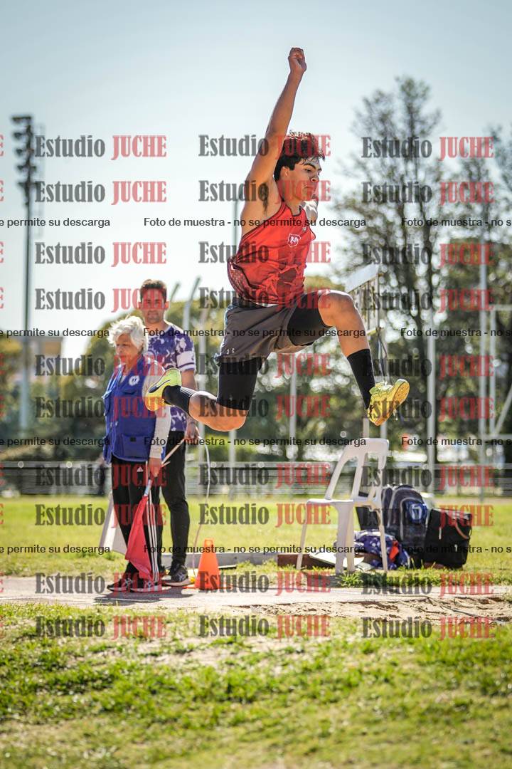 Fotos del salto en largo de varones