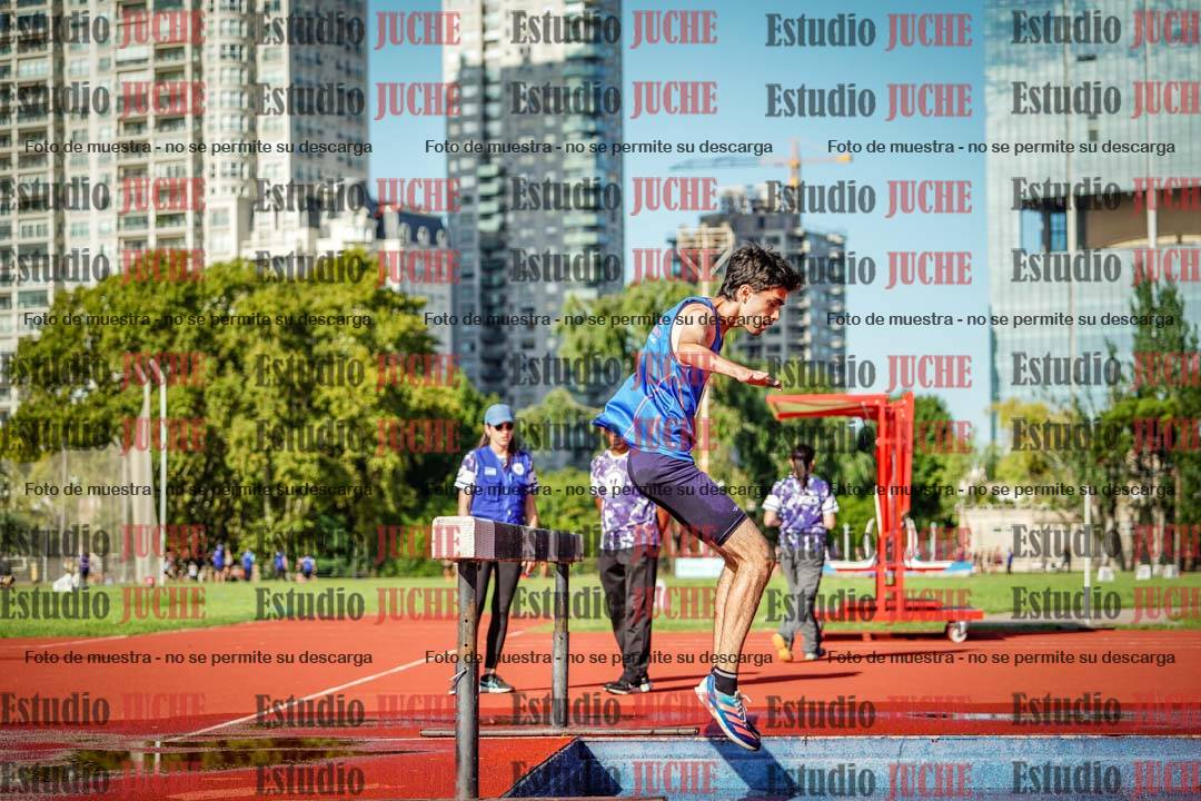Fotos de los 3000 m con obstáculos de varones
