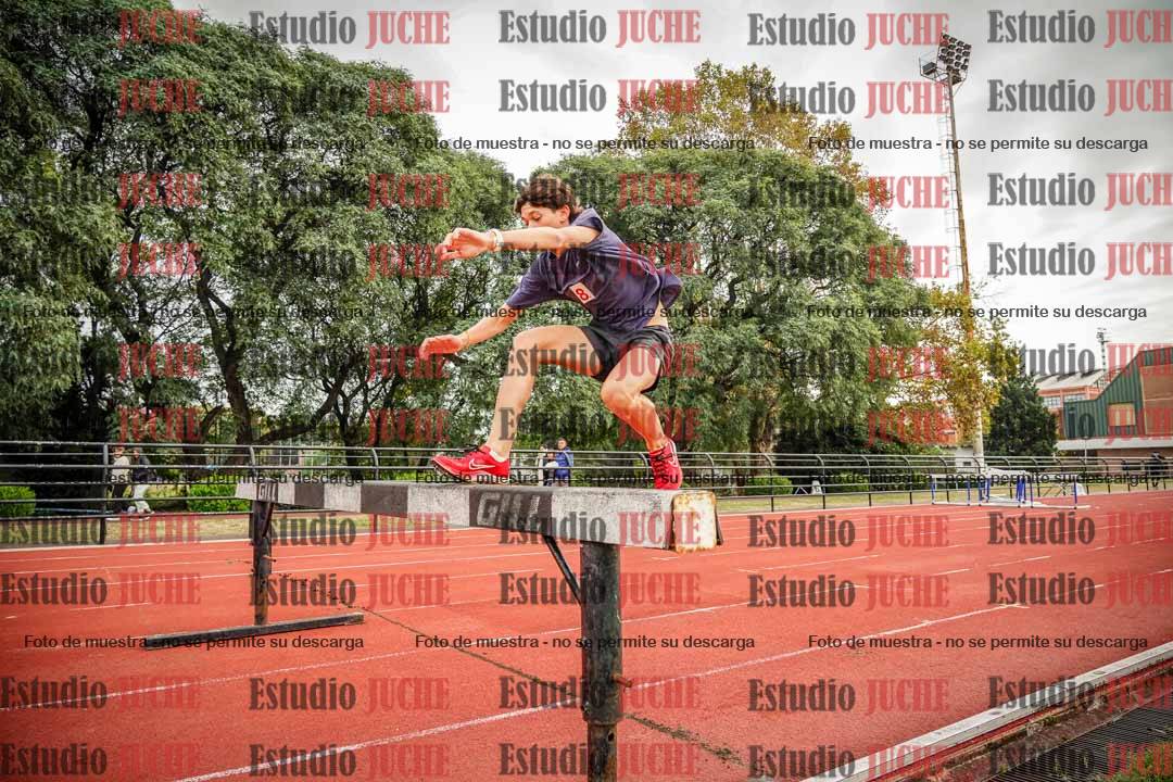 Fotos de los 3000 m con obstáculos de varones