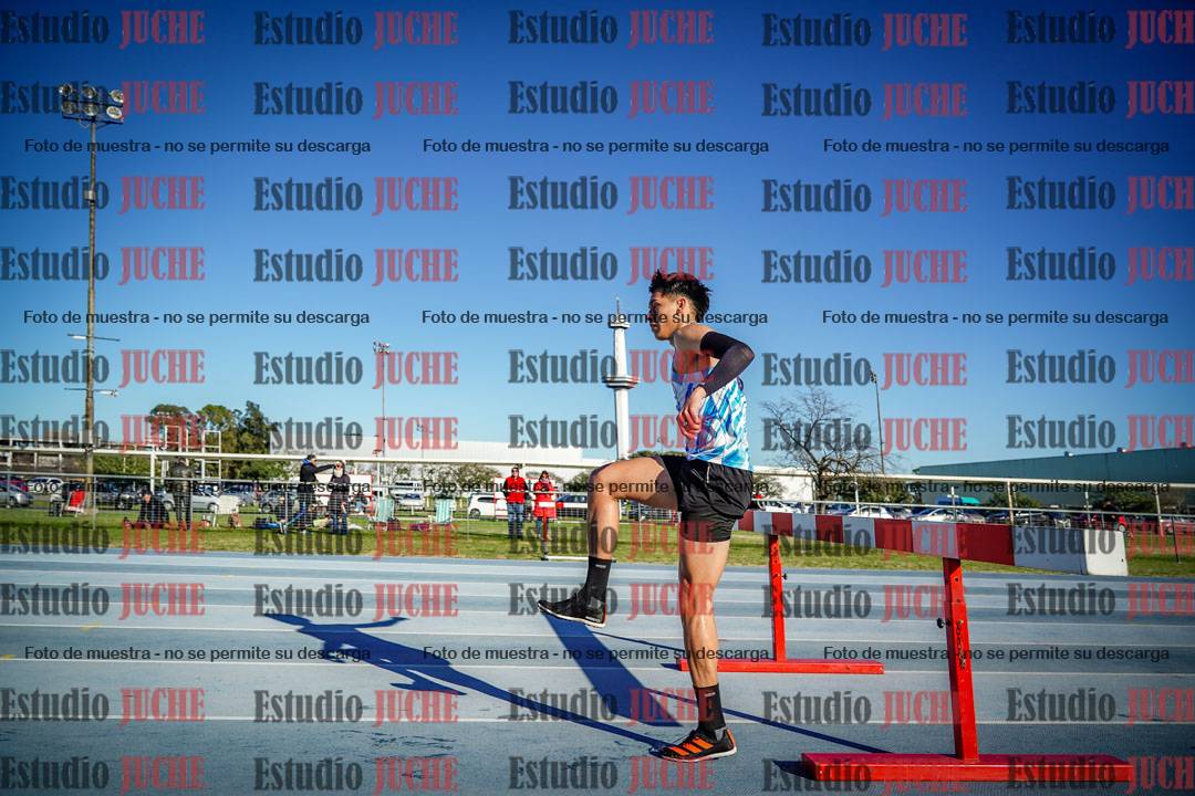 Fotos de los 3000 m con obstáculos de varones