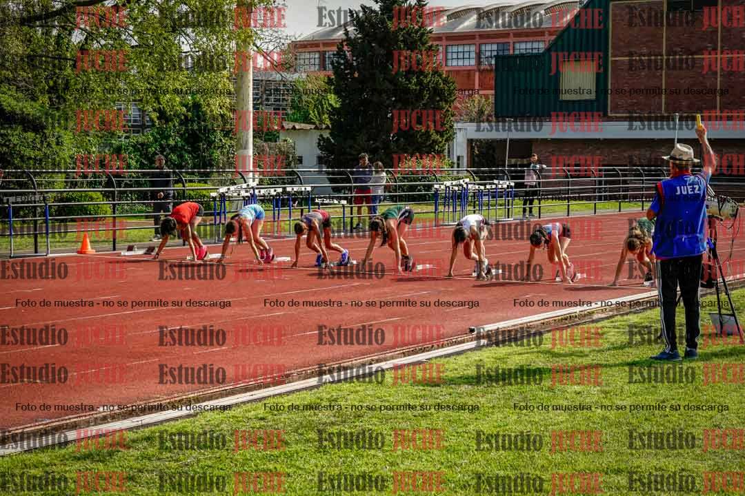 Fotos de los 80 m con vallas de mujeres - hexatlón 1