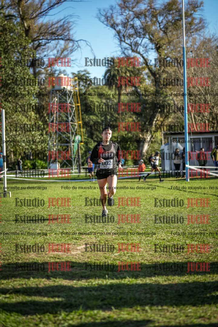 Fotos de la llegada del cross de 4000 m - mujeres