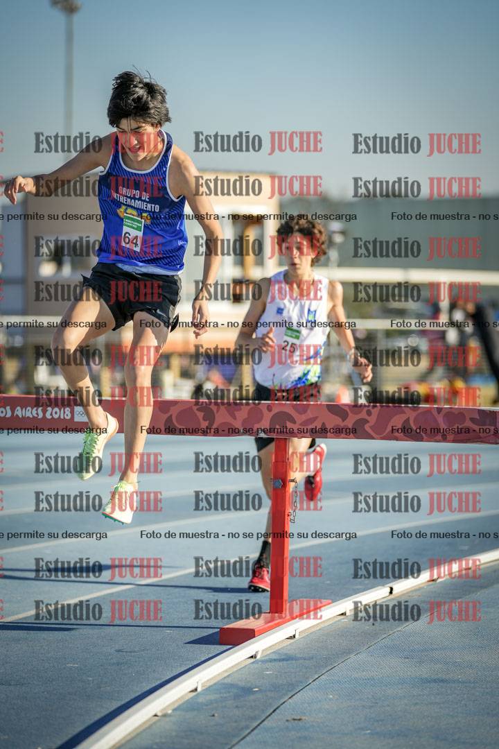 Fotos de los 2000 m con obstáculos de varones