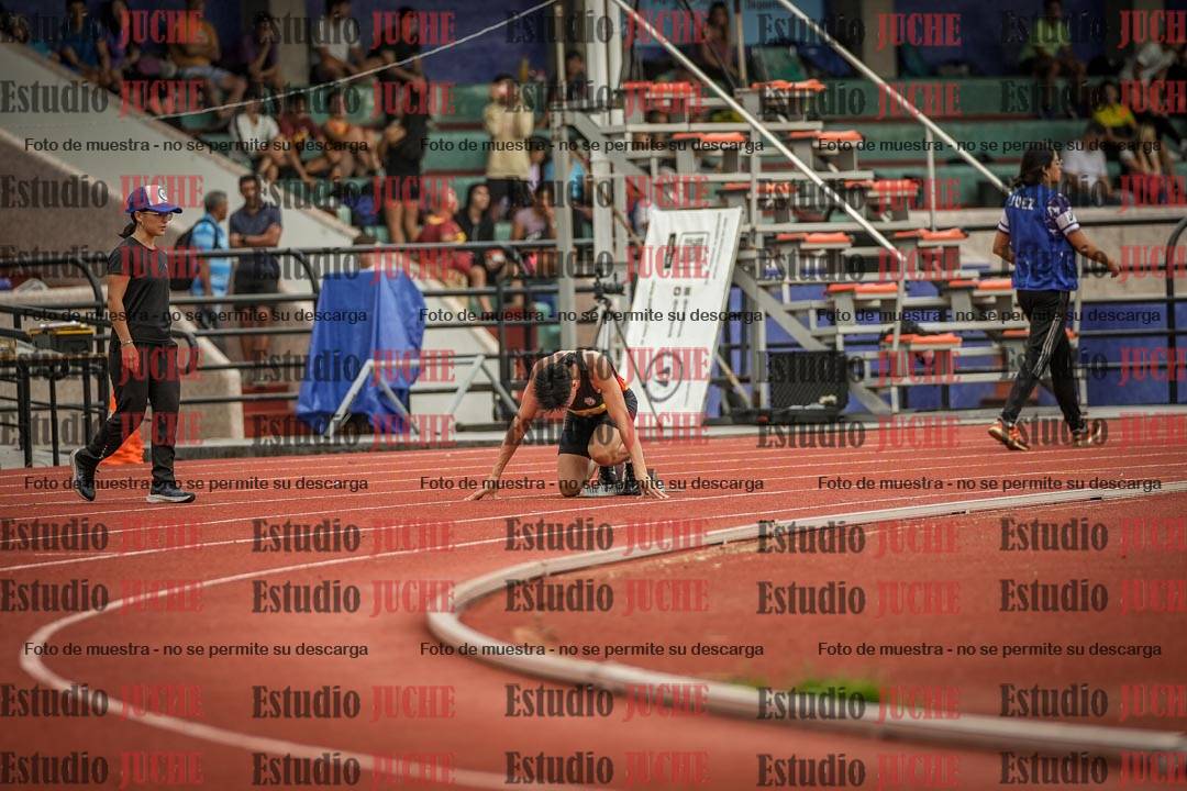 Fotos de los 400 m con vallas de varones