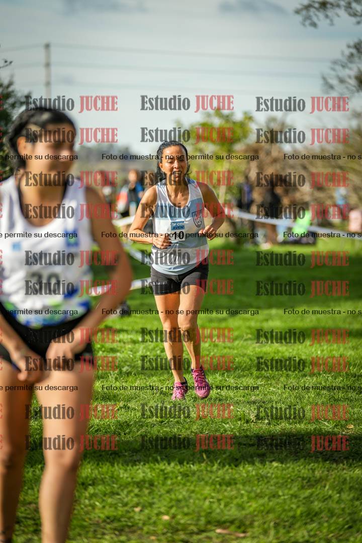 Fotos de la llegada del cross de 4000 m - mujeres