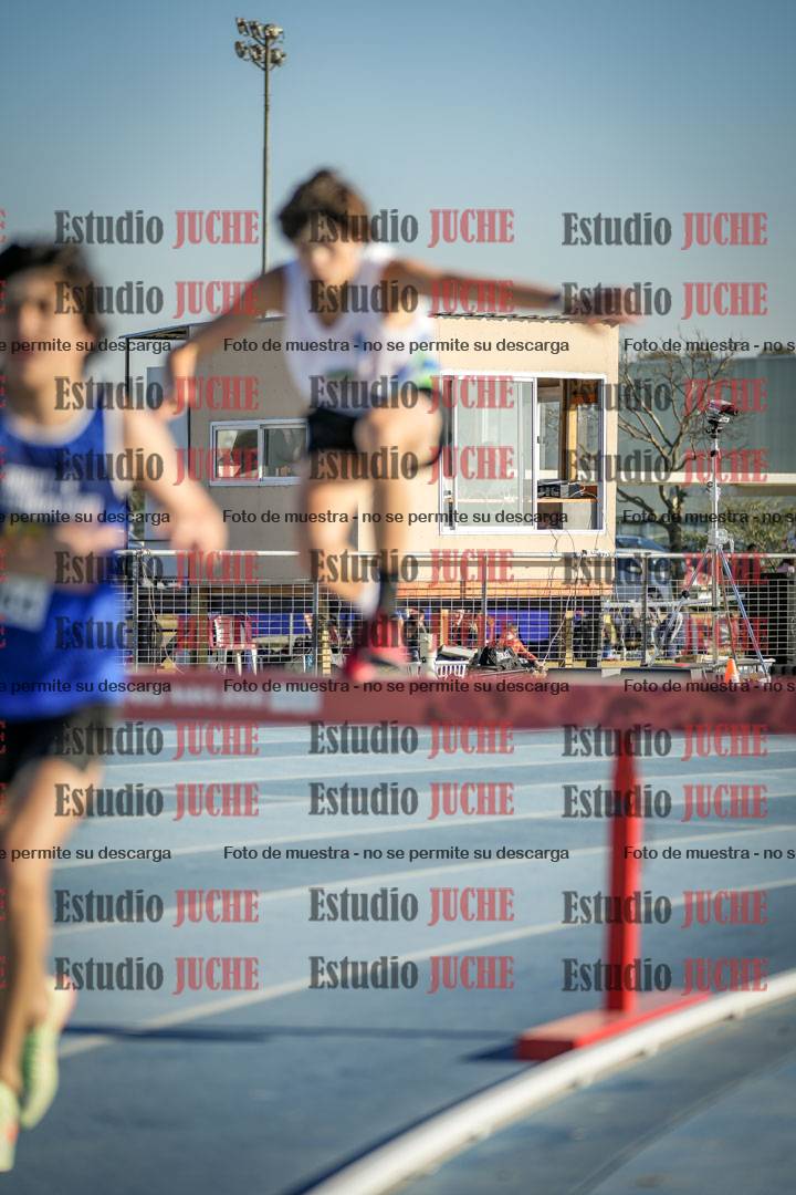 Fotos de los 2000 m con obstáculos de varones