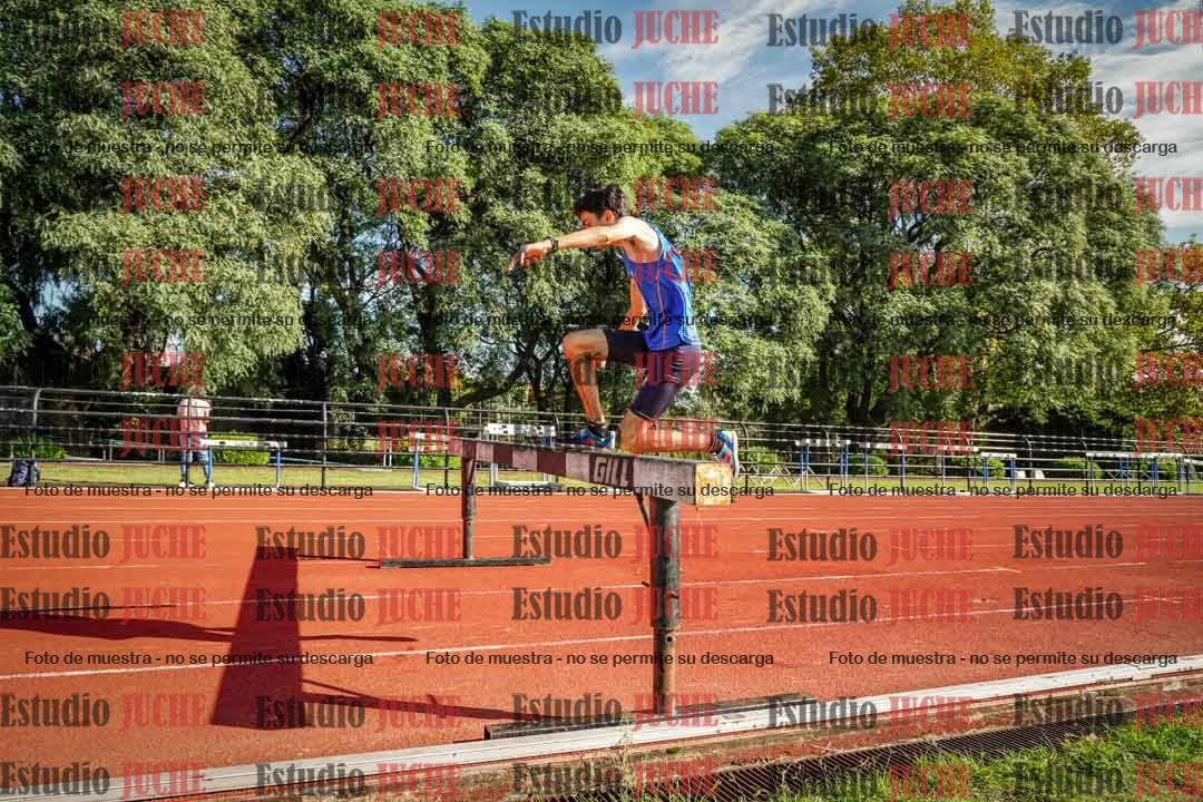 Fotos de los 3000 m con obstáculos de varones