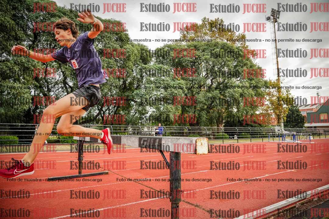 Fotos de los 3000 m con obstáculos de varones