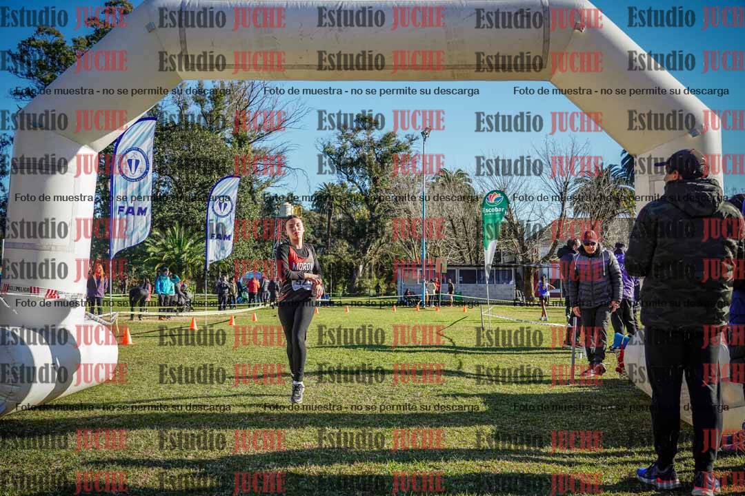 Fotos de la llegada del cross de 4000 m - mujeres