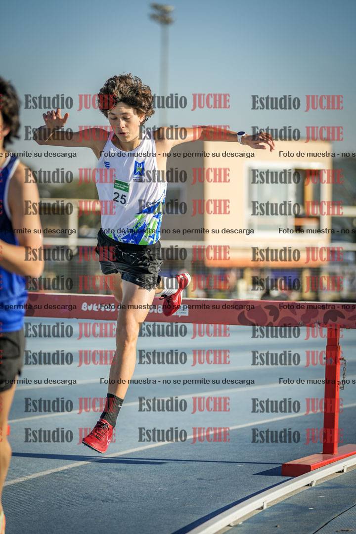 Fotos de los 2000 m con obstáculos de varones