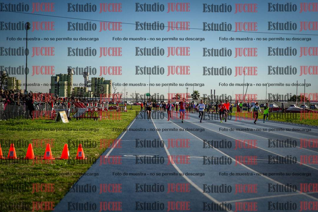 Fotos de los 80 m llanos de mujeres - U14