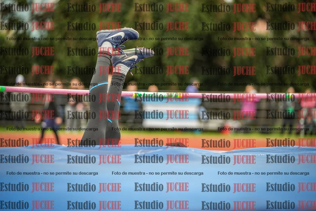 Fotos del salto en alto de mujeres y varones - todos los grupos