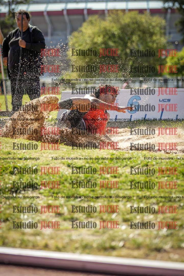 Fotos del salto en largo de varones