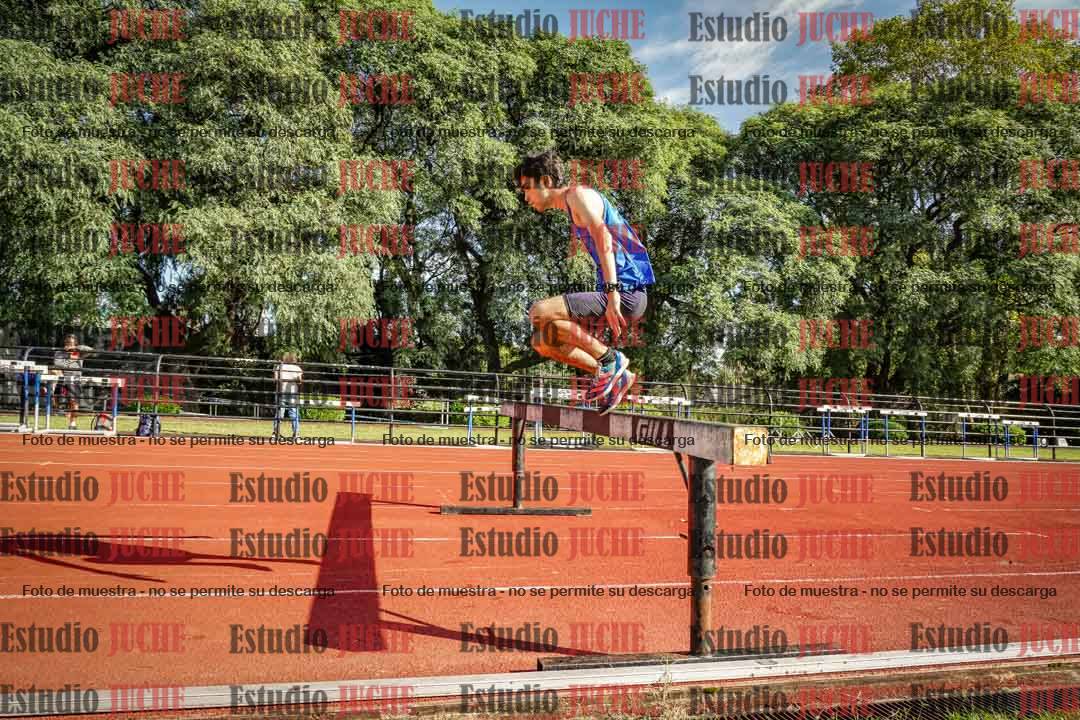 Fotos de los 3000 m con obstáculos de varones