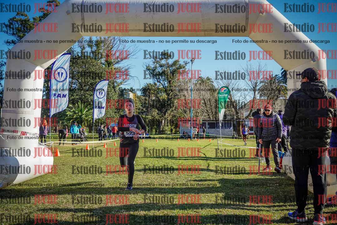 Fotos de la llegada del cross de 4000 m - mujeres