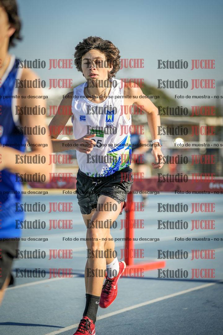Fotos de los 2000 m con obstáculos de varones