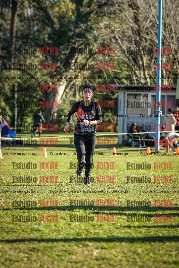 Fotos de la llegada del cross de 4000 m - mujeres