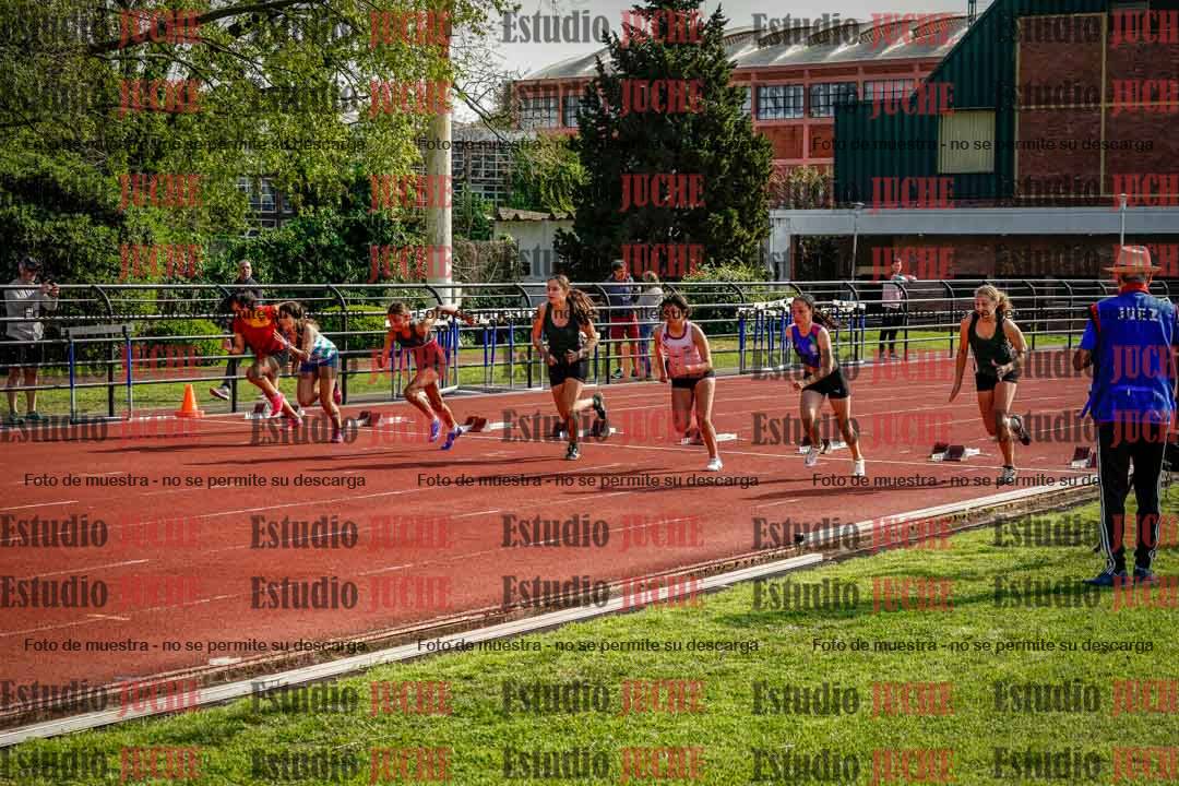 Fotos de los 80 m con vallas de mujeres - hexatlón 1