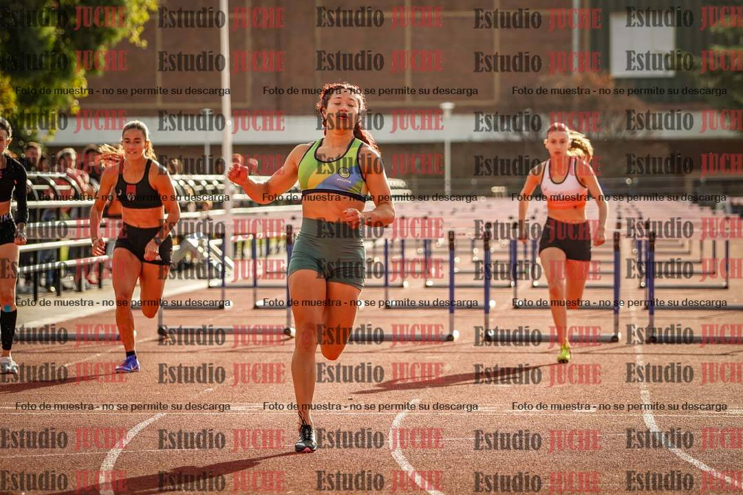 Fotos de los 100 m con vallas de mujeres