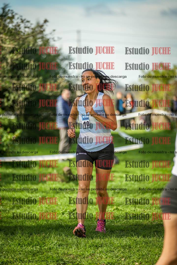 Fotos de la llegada del cross de 4000 m - mujeres