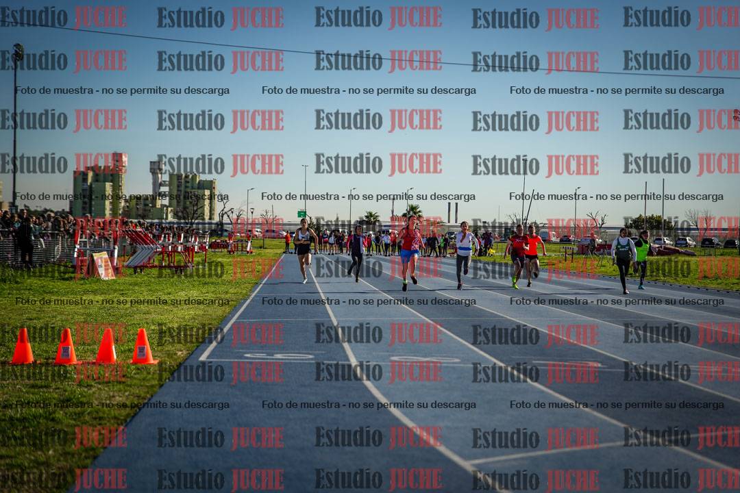 Fotos de los 80 m llanos de mujeres - U14
