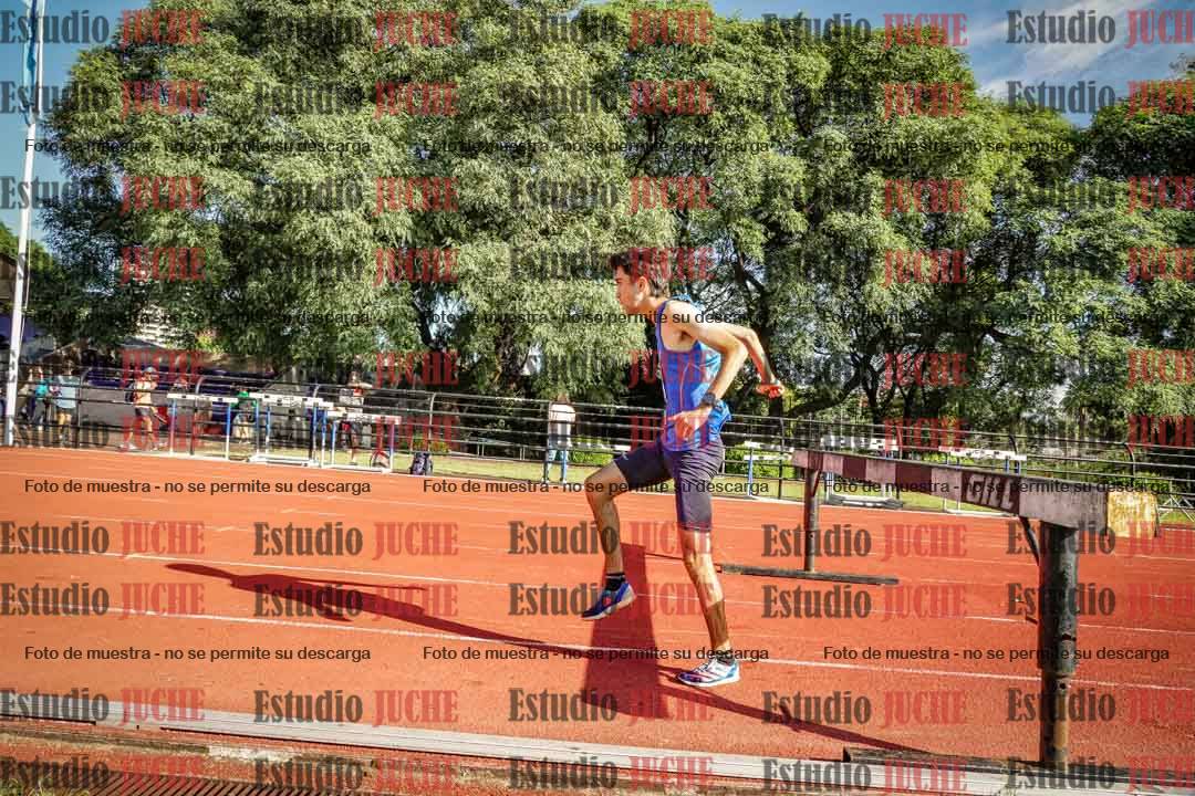 Fotos de los 3000 m con obstáculos de varones