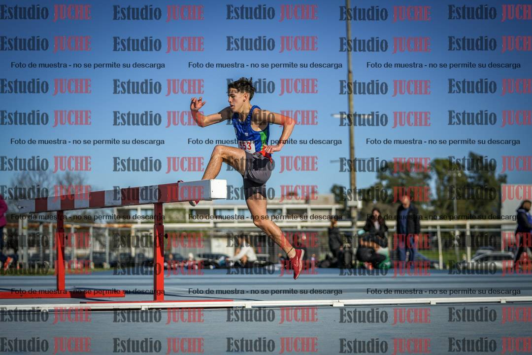 Fotos de los 3000 m con obstáculos de varones