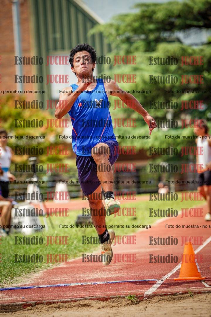 Fotos del salto en largo de varones