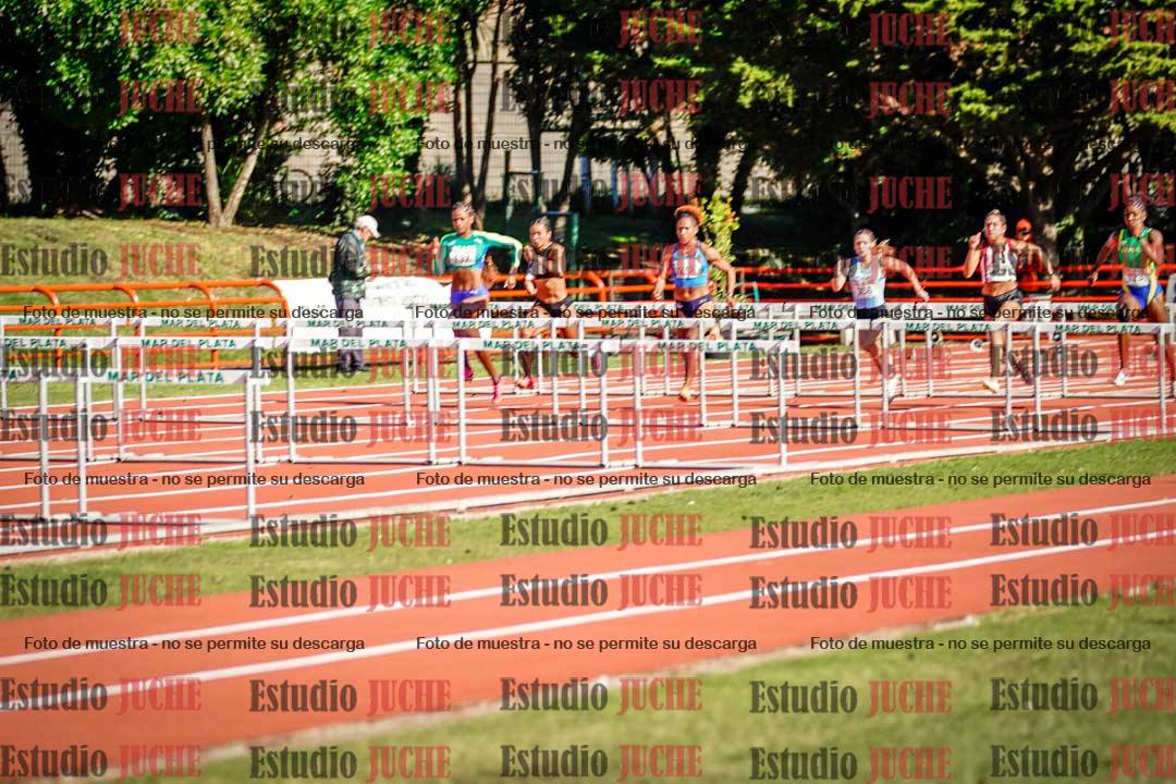 Fotos de los 100 m con vallas de mujeres - hepta 1