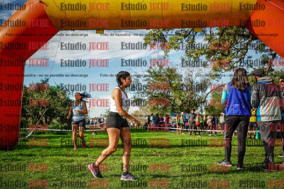 Fotos de la llegada del cross de 4000 m - mujeres