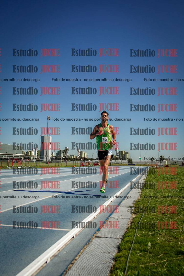 Fotos de los 5000 m de mujeres y varones - serie 1