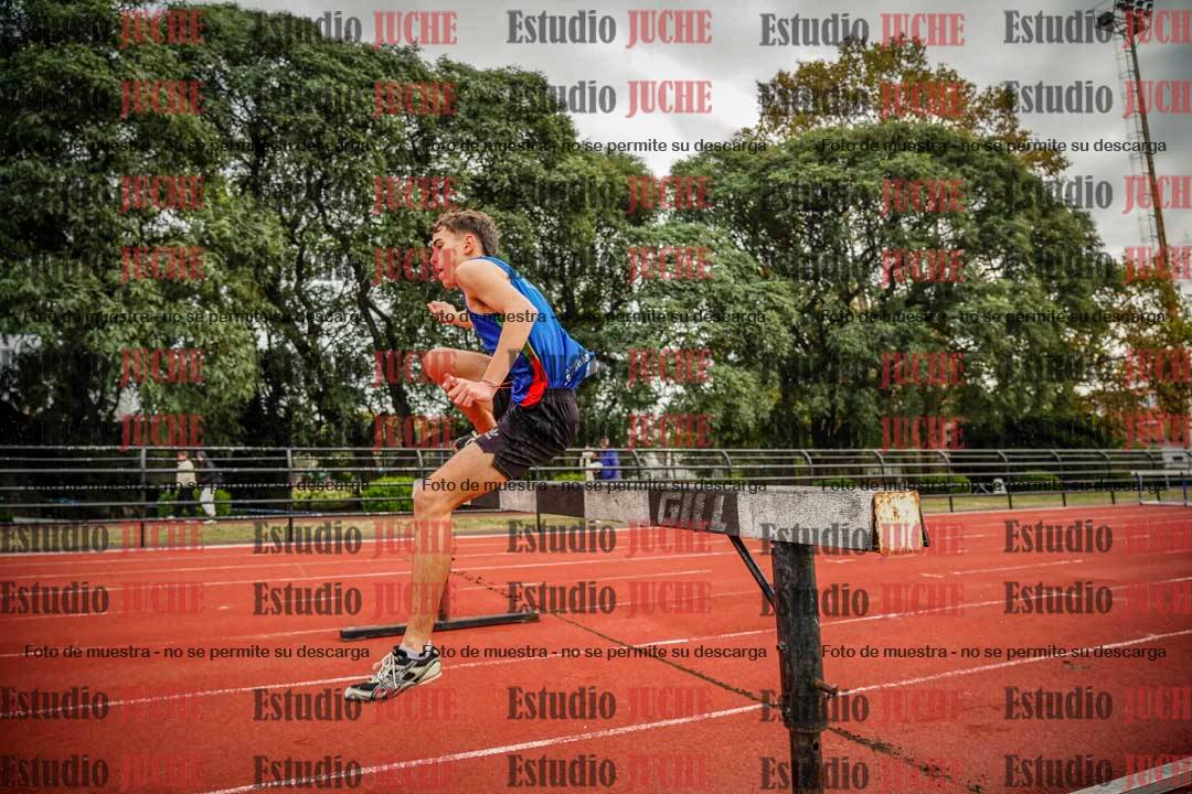 Fotos de los 3000 m con obstáculos de varones