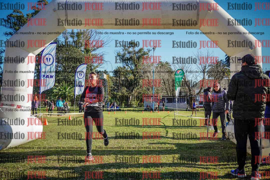 Fotos de la llegada del cross de 4000 m - mujeres