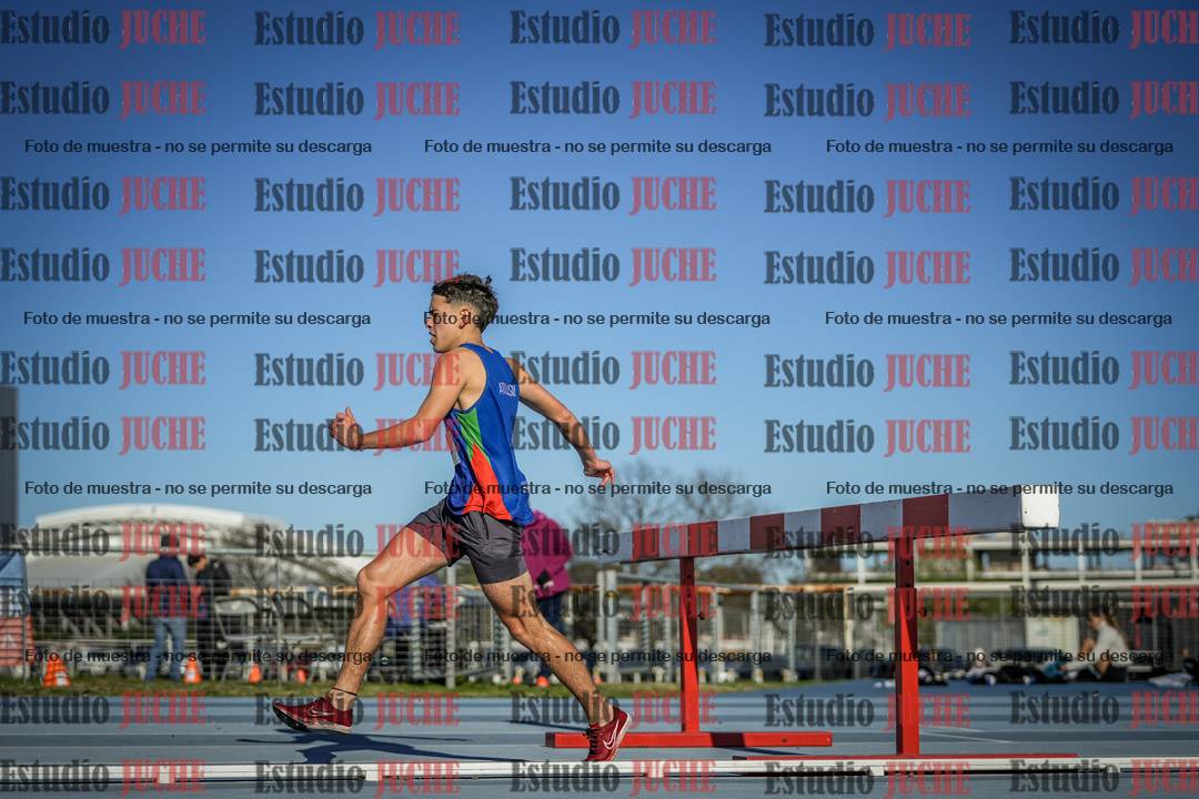 Fotos de los 3000 m con obstáculos de varones