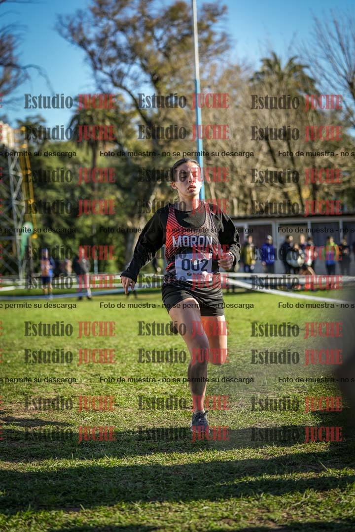 Fotos de la llegada del cross de 4000 m - mujeres