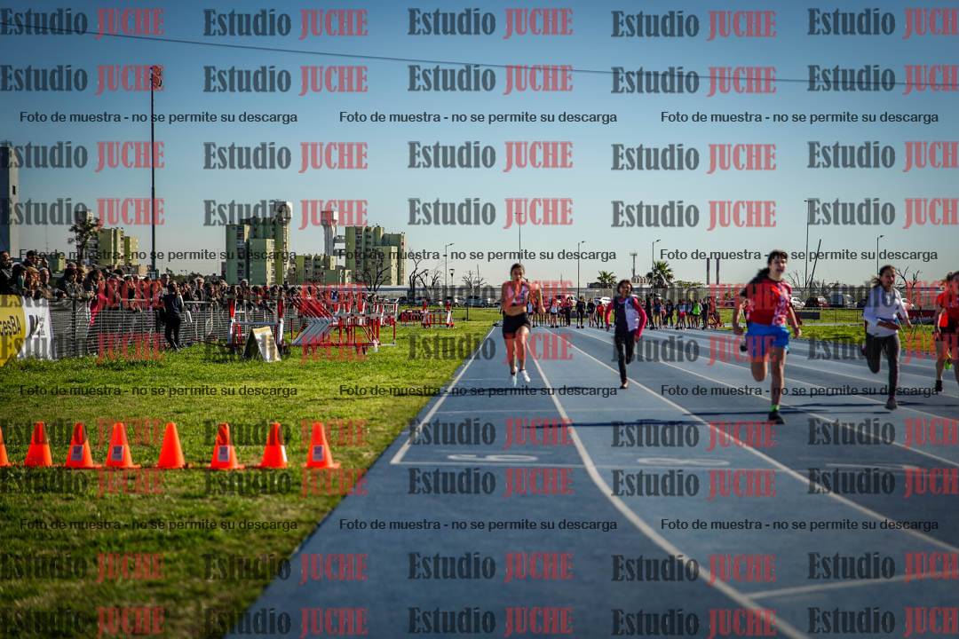 Fotos de los 80 m llanos de mujeres - U14