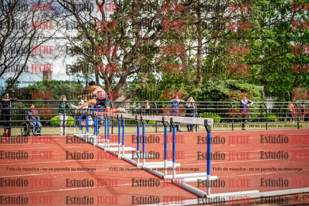 Fotos de los 400 m con vallas de varones