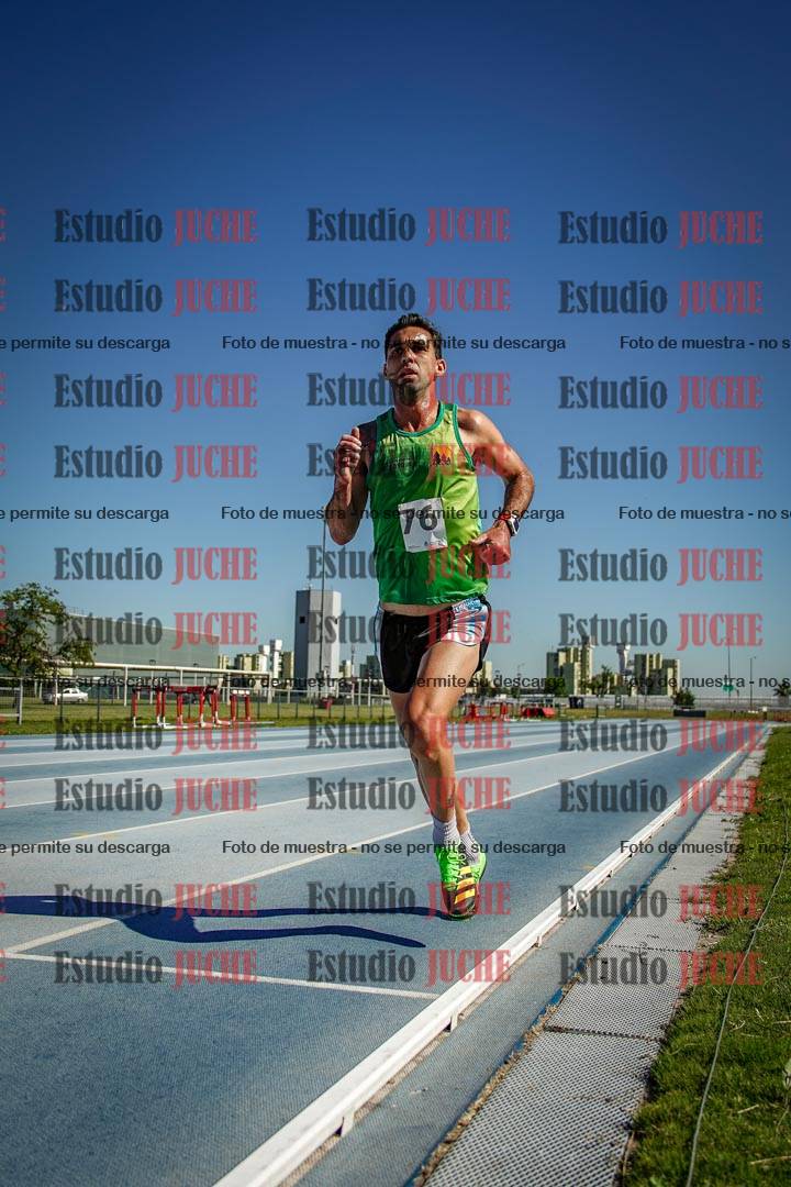 Fotos de los 5000 m de mujeres y varones - serie 1