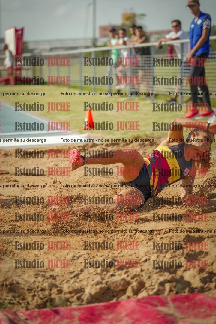 Fotos del salto en largo de mujeres