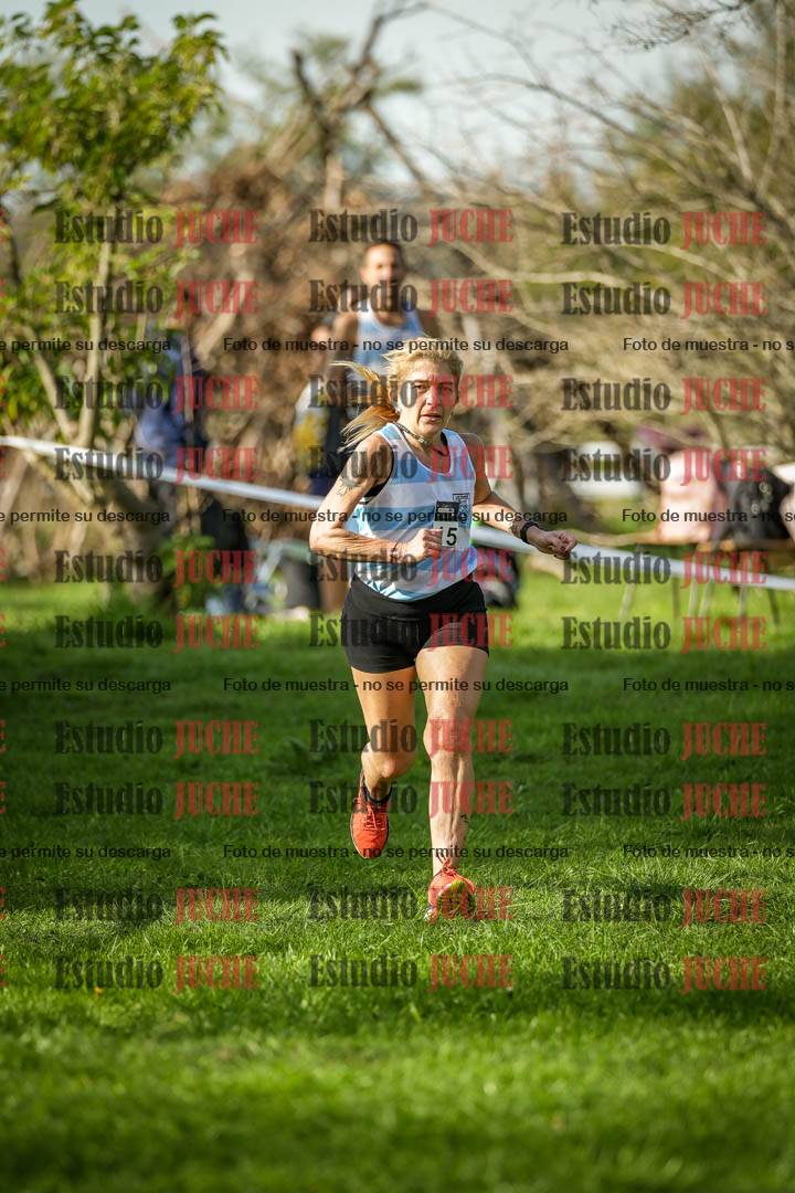 Fotos de la llegada del cross de 4000 m - mujeres