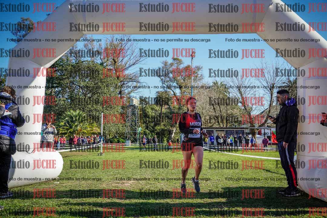 Fotos de la llegada del cross de 4000 m - mujeres