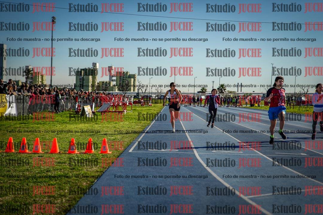 Fotos de los 80 m llanos de mujeres - U14
