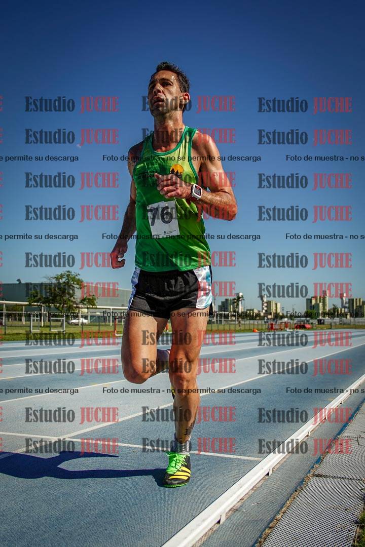 Fotos de los 5000 m de mujeres y varones - serie 1