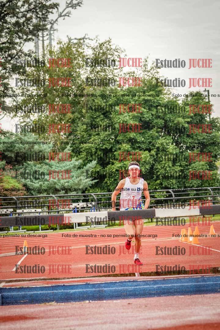 Fotos de los 3000 m con obstáculos de varones