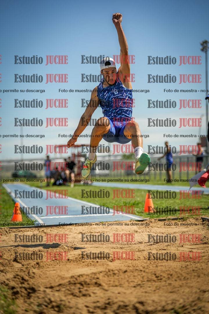 Fotos del salto en largo de varones