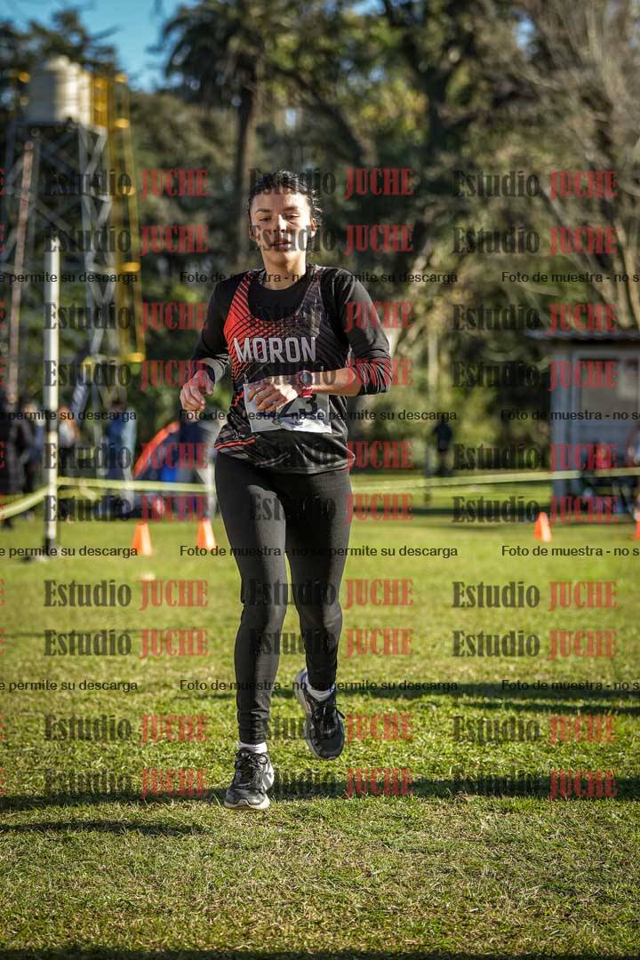 Fotos de la llegada del cross de 4000 m - mujeres