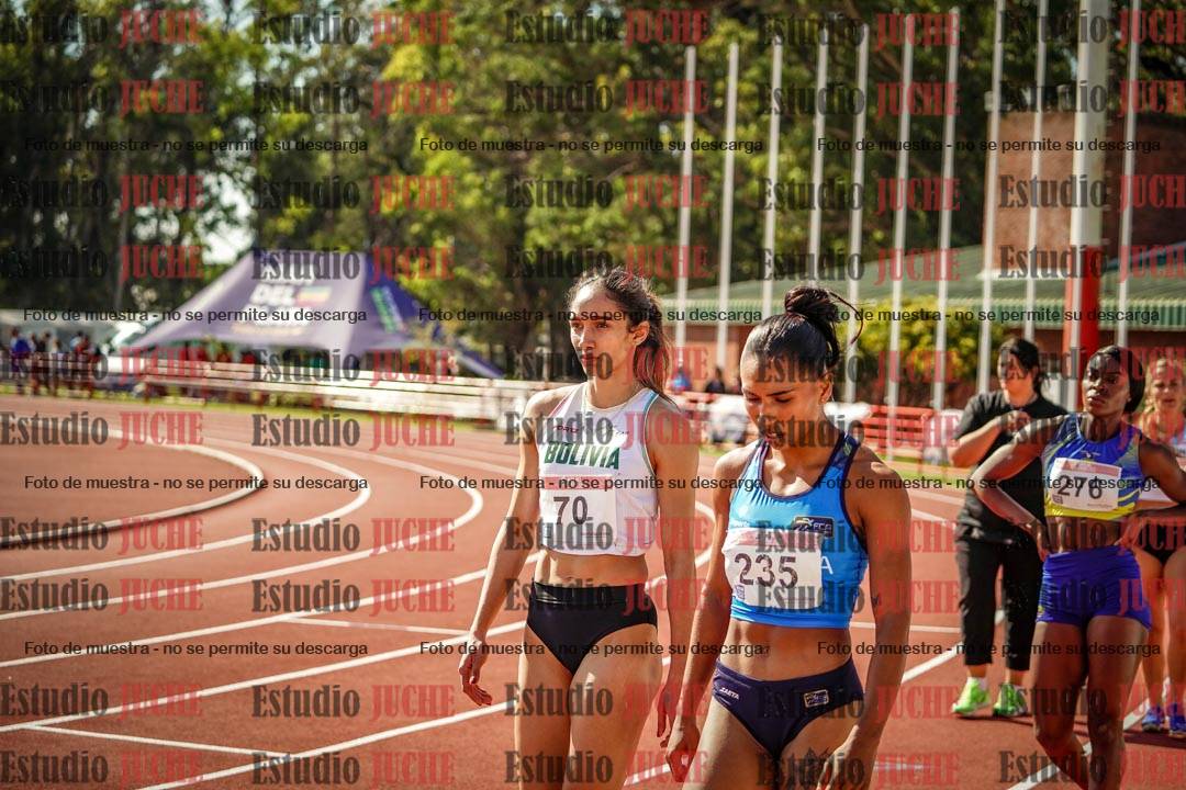Fotos de algunos extras y podios del día 1
