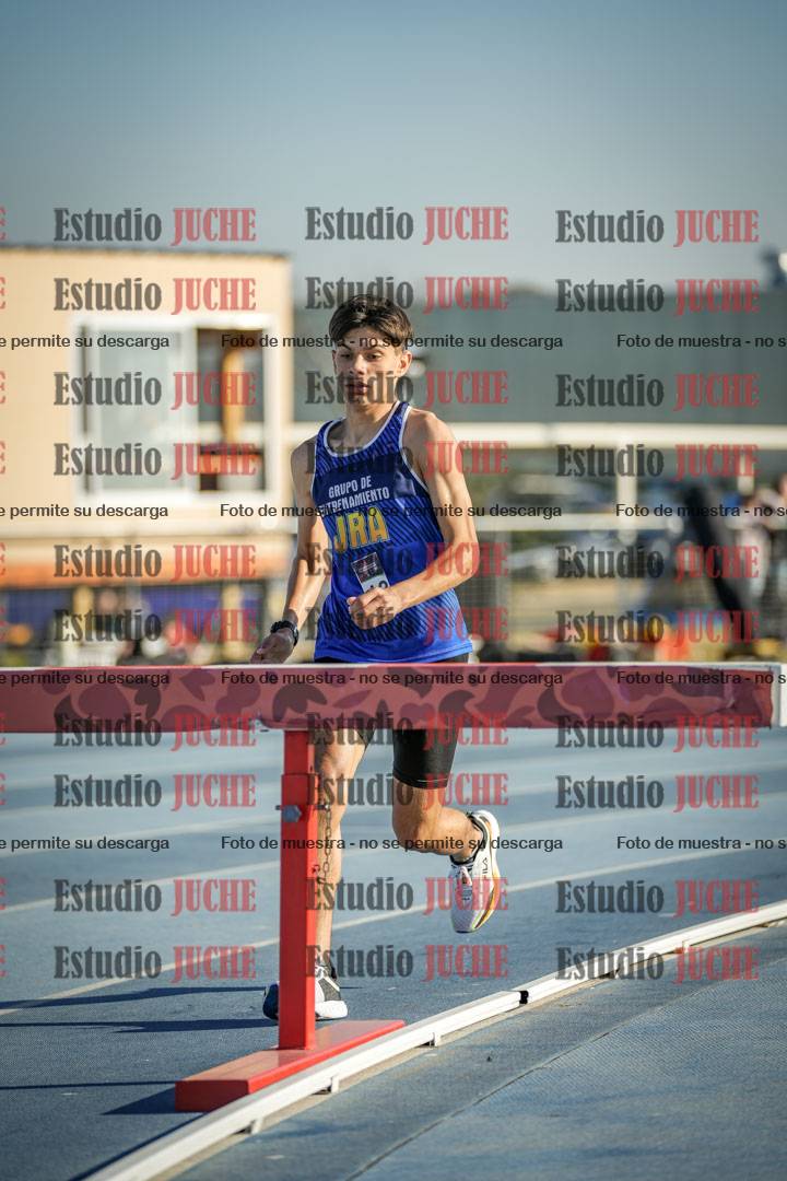 Fotos de los 2000 m con obstáculos de varones