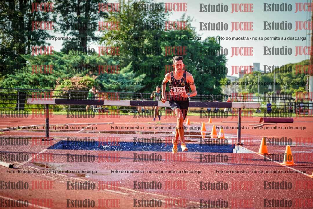 Fotos de los 3000 m con obstáculos de varones