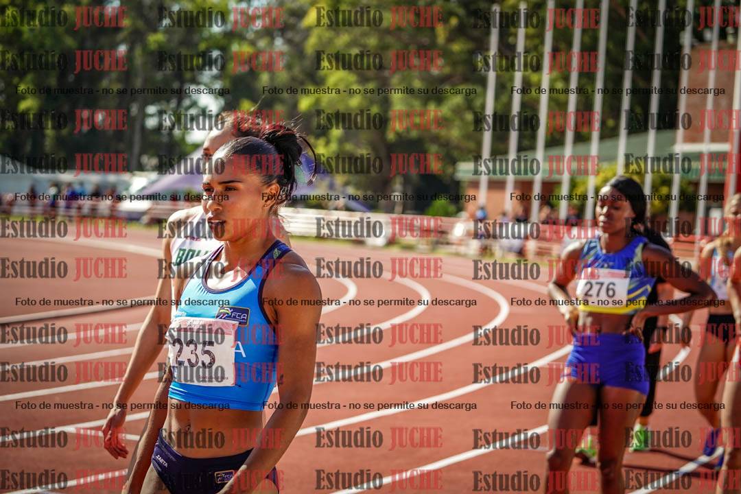 Fotos de algunos extras y podios del día 1